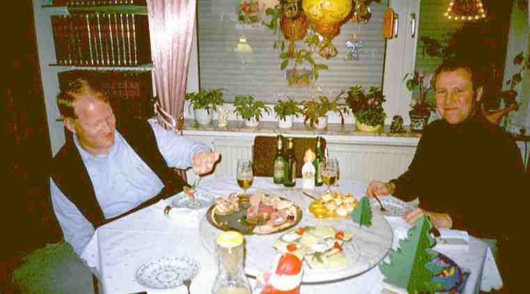 Frank Winkelmann (Winki) und Holli bei Annettes leckeren Häppchen